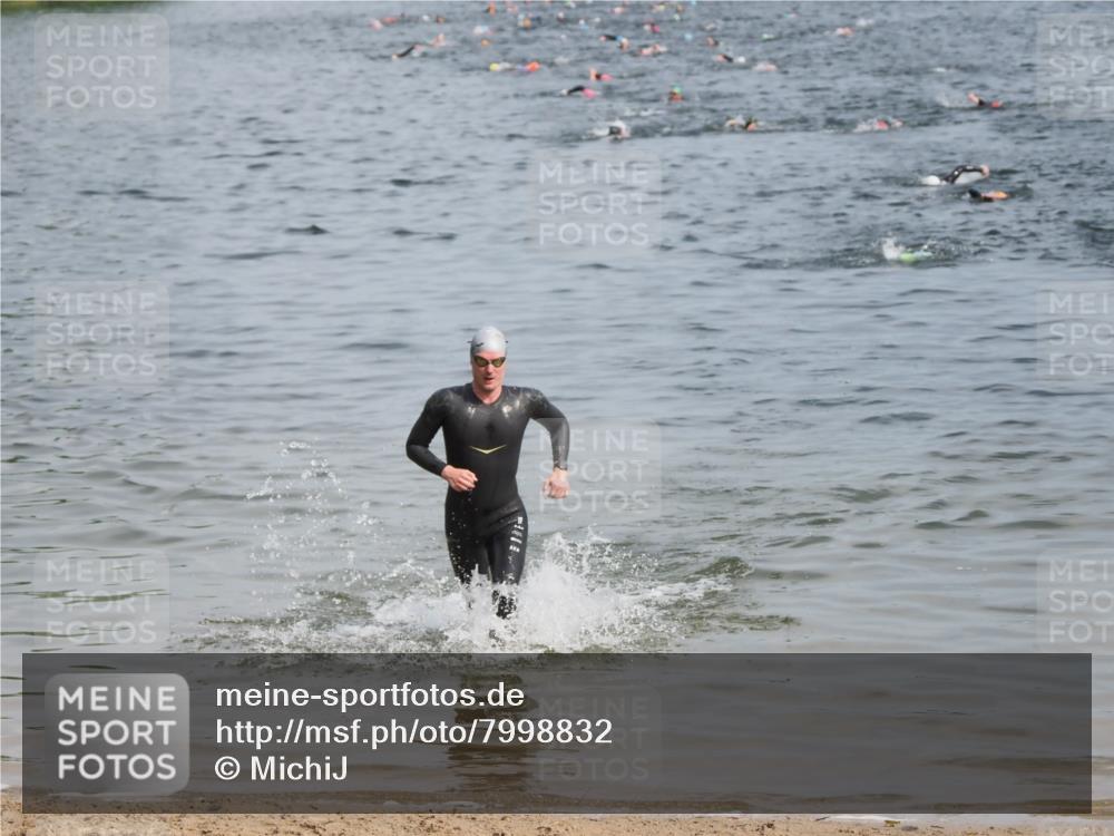 21.06.2025 - 27. Vierlanden-Triathlon MichiJ http://msf.ph/oto/7998832 15.06.2026 10:03:13 Schwimmen 406 meine-sportfotos.de