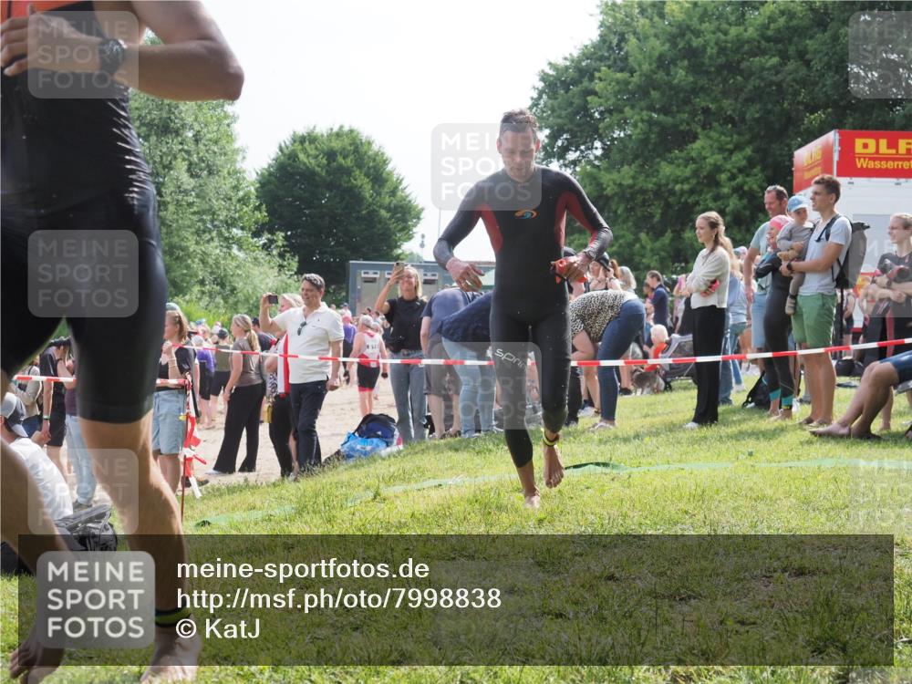 15.06.2025 - 27. Vierlanden-Triathlon KatJ http://msf.ph/oto/7998838 15.06.2025 09:56:13 Schwimmen 268, 277, 285, 314, 315, 349, 357 meine-sportfotos.de