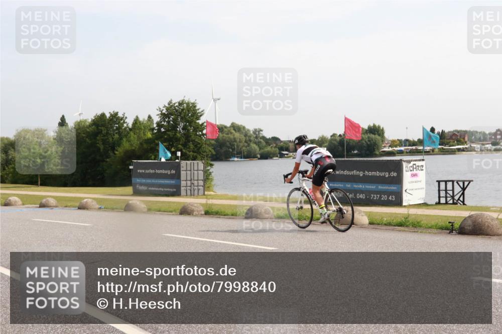 15.06.2025 - 27. Vierlanden-Triathlon H.Heesch http://msf.ph/oto/7998840 15.06.2025 09:57:13 Radfahren 209 meine-sportfotos.de