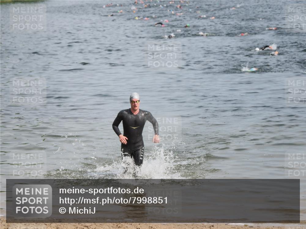 21.06.2025 - 27. Vierlanden-Triathlon MichiJ http://msf.ph/oto/7998851 15.06.2026 10:03:13 Schwimmen 406 meine-sportfotos.de
