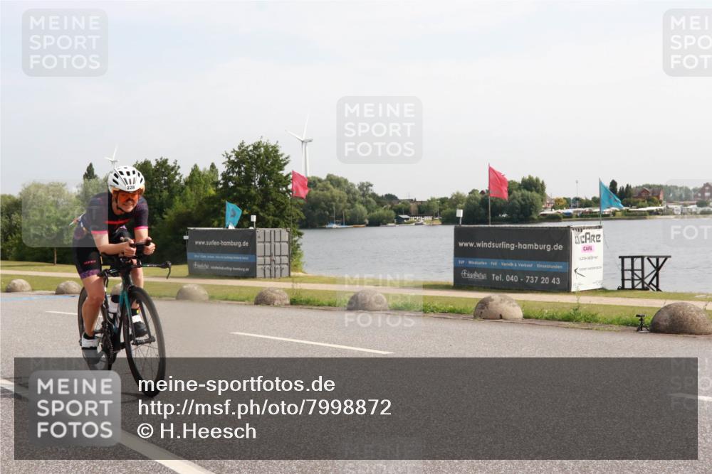 15.06.2025 - 27. Vierlanden-Triathlon H.Heesch http://msf.ph/oto/7998872 15.06.2025 09:58:10 Radfahren 228 meine-sportfotos.de