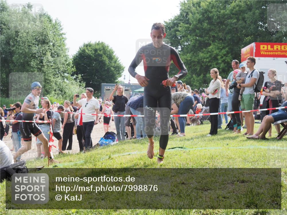 15.06.2025 - 27. Vierlanden-Triathlon KatJ http://msf.ph/oto/7998876 15.06.2025 09:56:13 Schwimmen 268, 277, 285, 314, 315, 349, 357 meine-sportfotos.de