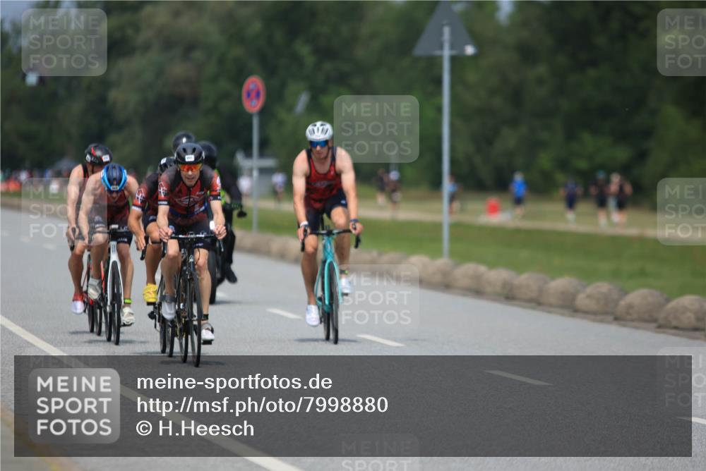 21.06.2025 - 27. Vierlanden-Triathlon H.Heesch http://msf.ph/oto/7998880 15.06.2025 12:29:40 Radfahren 937, 951, 989, 990, 991, 992, 993 meine-sportfotos.de