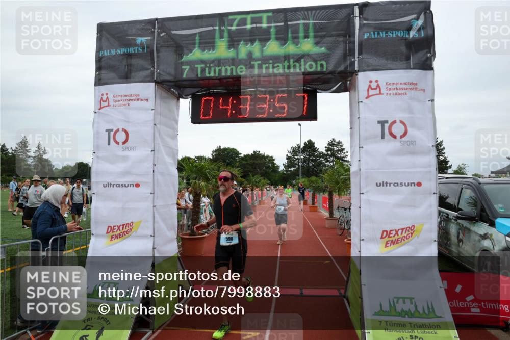 15.06.2025 - 7 Türme Triathlon Michael Strokosch http://msf.ph/oto/7998883 15.06.2025 14:33:56 Ziel 379, 598, 668, 728 meine-sportfotos.de
