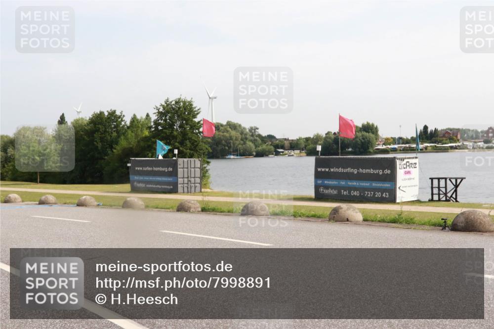 15.06.2025 - 27. Vierlanden-Triathlon H.Heesch http://msf.ph/oto/7998891 15.06.2025 09:58:27 Radfahren  meine-sportfotos.de