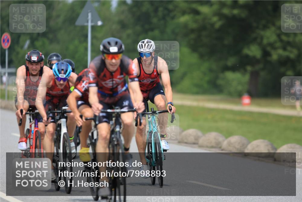 21.06.2025 - 27. Vierlanden-Triathlon H.Heesch http://msf.ph/oto/7998893 15.06.2025 12:29:42 Radfahren 937, 951, 989, 990, 991, 992, 993 meine-sportfotos.de
