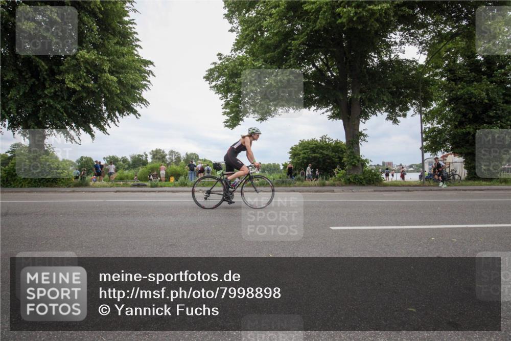 15.06.2025 - 7 Türme Triathlon Yannick Fuchs http://msf.ph/oto/7998898 15.06.2025 14:11:03 Radfahren  meine-sportfotos.de