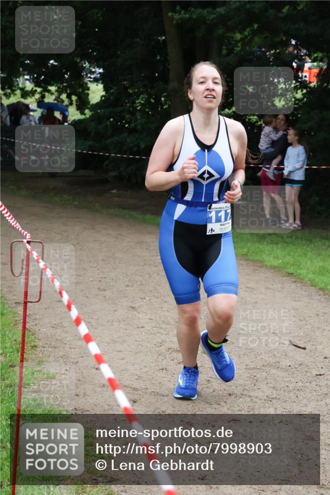 21.06.2025 - 27. Vierlanden-Triathlon Lena Gebhardt http://msf.ph/oto/7998903 15.06.2025 13:58:23 Laufen 111, 600 meine-sportfotos.de