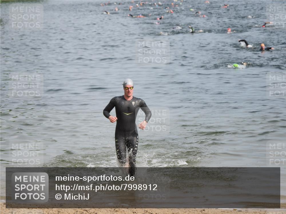 21.06.2025 - 27. Vierlanden-Triathlon MichiJ http://msf.ph/oto/7998912 15.06.2026 10:03:13 Schwimmen 406 meine-sportfotos.de