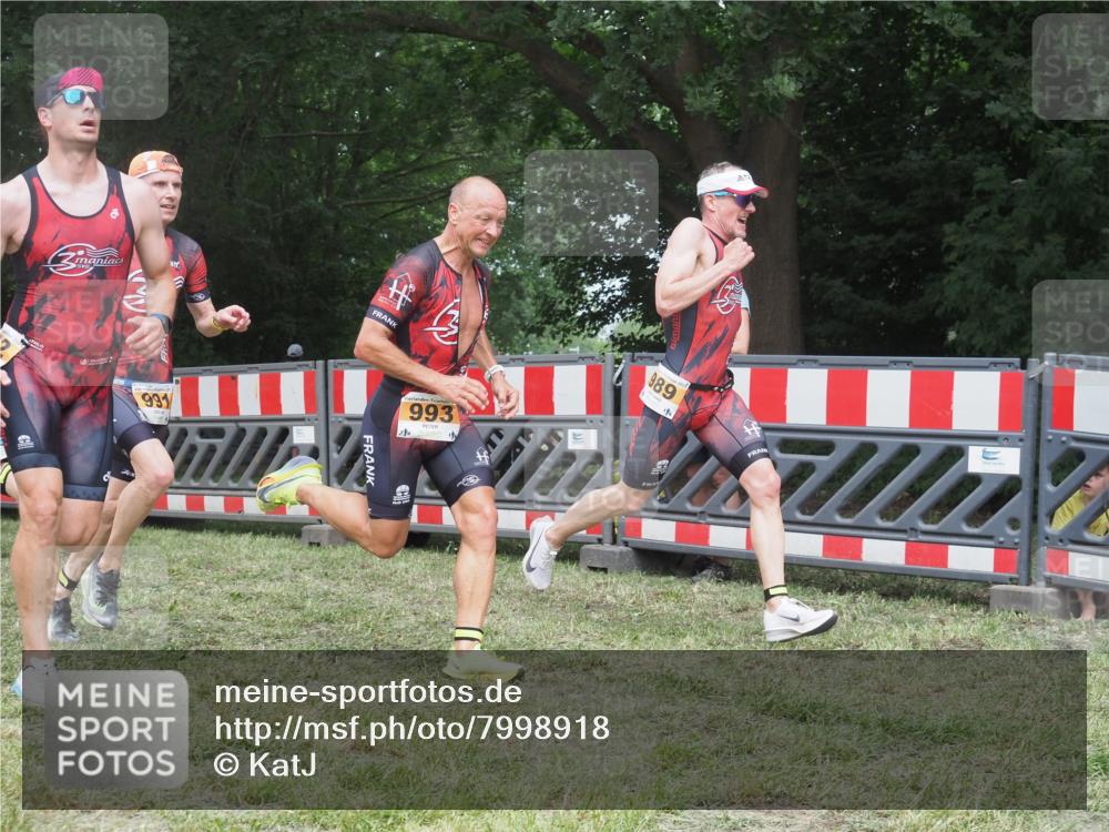21.06.2025 - 27. Vierlanden-Triathlon KatJ http://msf.ph/oto/7998918 15.06.2025 12:53:14 Ziel 35, 732, 989, 991, 992, 993 meine-sportfotos.de