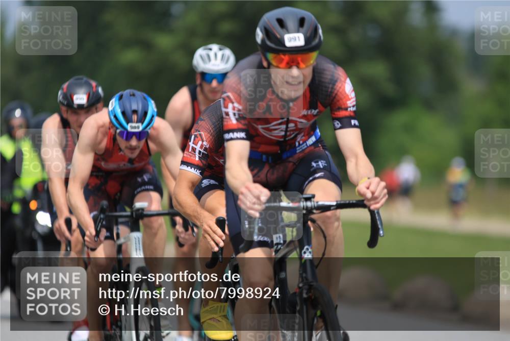 21.06.2025 - 27. Vierlanden-Triathlon H.Heesch http://msf.ph/oto/7998924 15.06.2025 12:29:42 Radfahren 937, 951, 989, 990, 991, 992, 993 meine-sportfotos.de