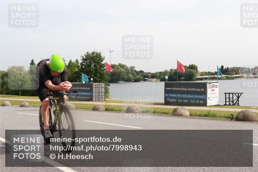 15.06.2025 - 27. Vierlanden-Triathlon H.Heesch http://msf.ph/oto/7998943 15.06.2025 09:59:25 Radfahren 134, 239, 265, 288 meine-sportfotos.de