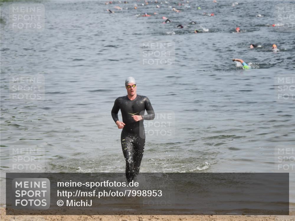 21.06.2025 - 27. Vierlanden-Triathlon MichiJ http://msf.ph/oto/7998953 15.06.2026 10:03:14 Schwimmen 406 meine-sportfotos.de