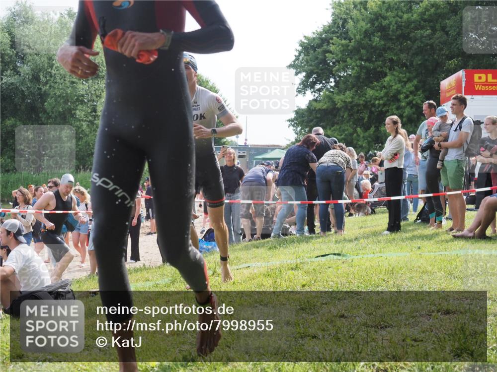 15.06.2025 - 27. Vierlanden-Triathlon KatJ http://msf.ph/oto/7998955 15.06.2025 09:56:15 Schwimmen 268, 277, 285, 314, 315, 323, 349, 357 meine-sportfotos.de