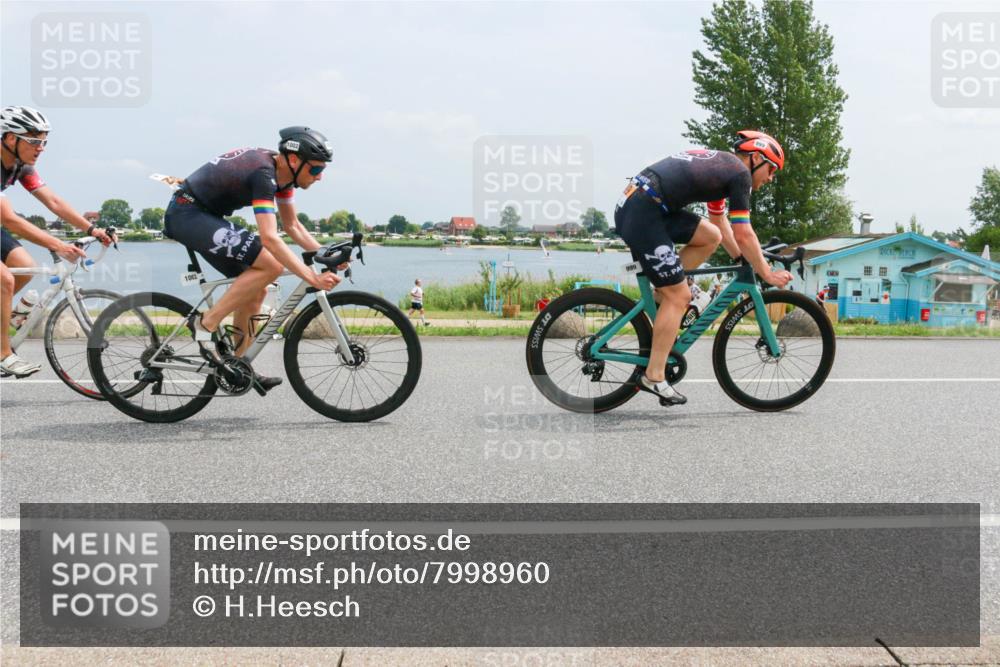 21.06.2025 - 27. Vierlanden-Triathlon H.Heesch http://msf.ph/oto/7998960 15.06.2025 12:31:43 Radfahren 785, 1000, 1001, 1002, 1003 meine-sportfotos.de
