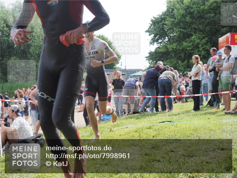15.06.2025 - 27. Vierlanden-Triathlon KatJ http://msf.ph/oto/7998961 15.06.2025 09:56:15 Schwimmen 268, 277, 285, 314, 315, 323, 349, 357 meine-sportfotos.de