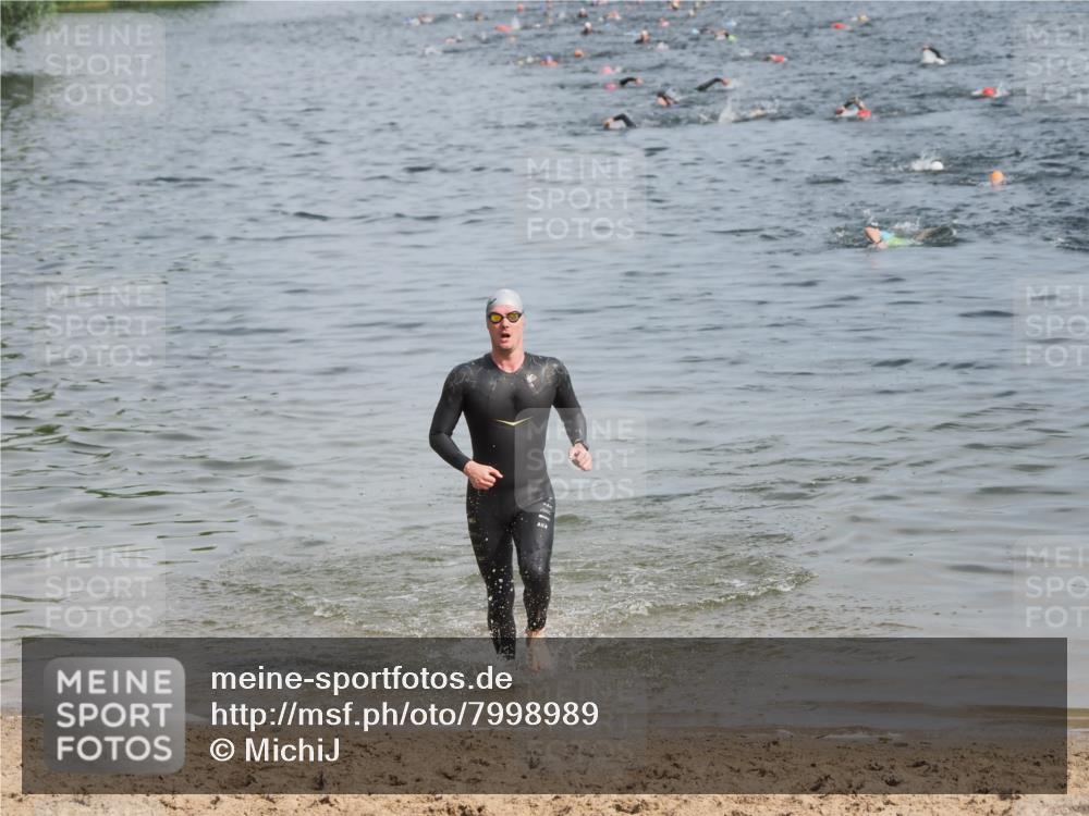 21.06.2025 - 27. Vierlanden-Triathlon MichiJ http://msf.ph/oto/7998989 15.06.2026 10:03:14 Schwimmen 406 meine-sportfotos.de