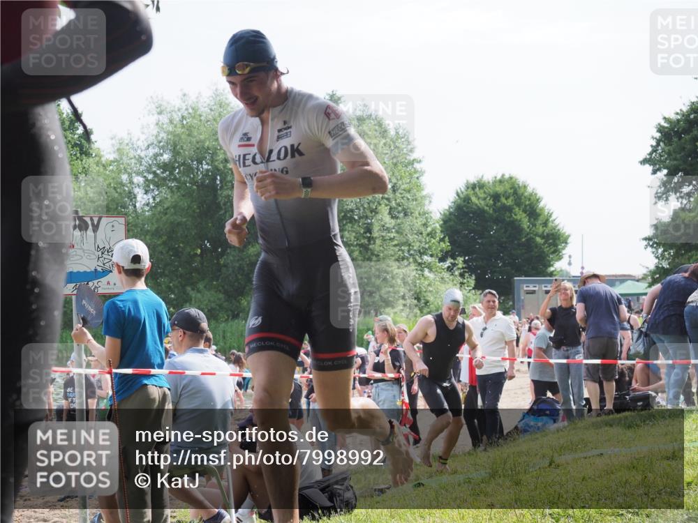 15.06.2025 - 27. Vierlanden-Triathlon KatJ http://msf.ph/oto/7998992 15.06.2025 09:56:16 Schwimmen 260, 268, 277, 285, 314, 315, 323, 349, 357 meine-sportfotos.de