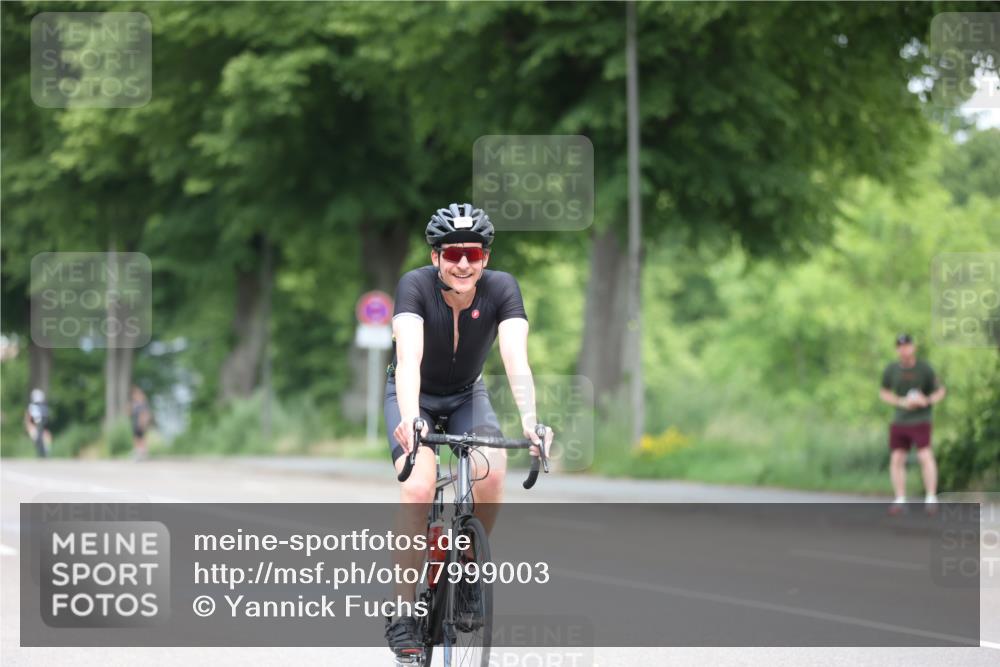 15.06.2025 - 7 Türme Triathlon Yannick Fuchs http://msf.ph/oto/7999003 15.06.2025 12:20:38 Radfahren 511, 537, 567 meine-sportfotos.de