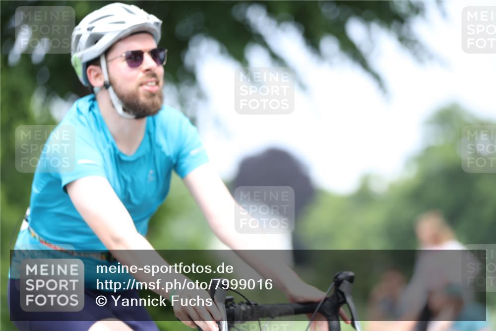 15.06.2025 - 7 Türme Triathlon Yannick Fuchs http://msf.ph/oto/7999016 15.06.2025 13:13:50 Radfahren 195, 216, 563, 787, 1135 meine-sportfotos.de
