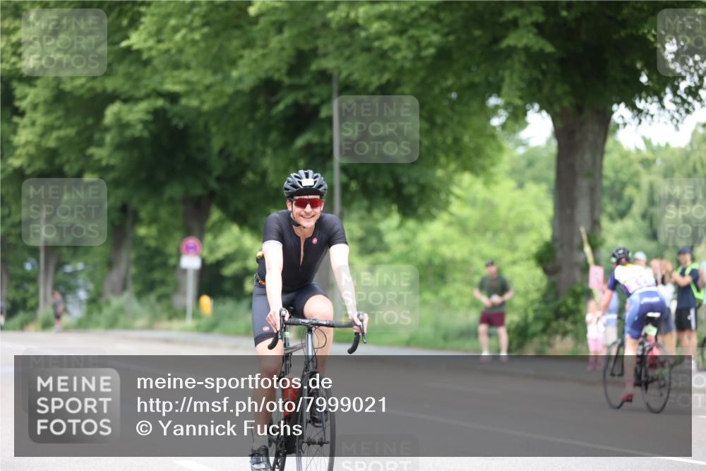 15.06.2025 - 7 Türme Triathlon Yannick Fuchs http://msf.ph/oto/7999021 15.06.2025 12:20:38 Radfahren 511, 537, 567 meine-sportfotos.de