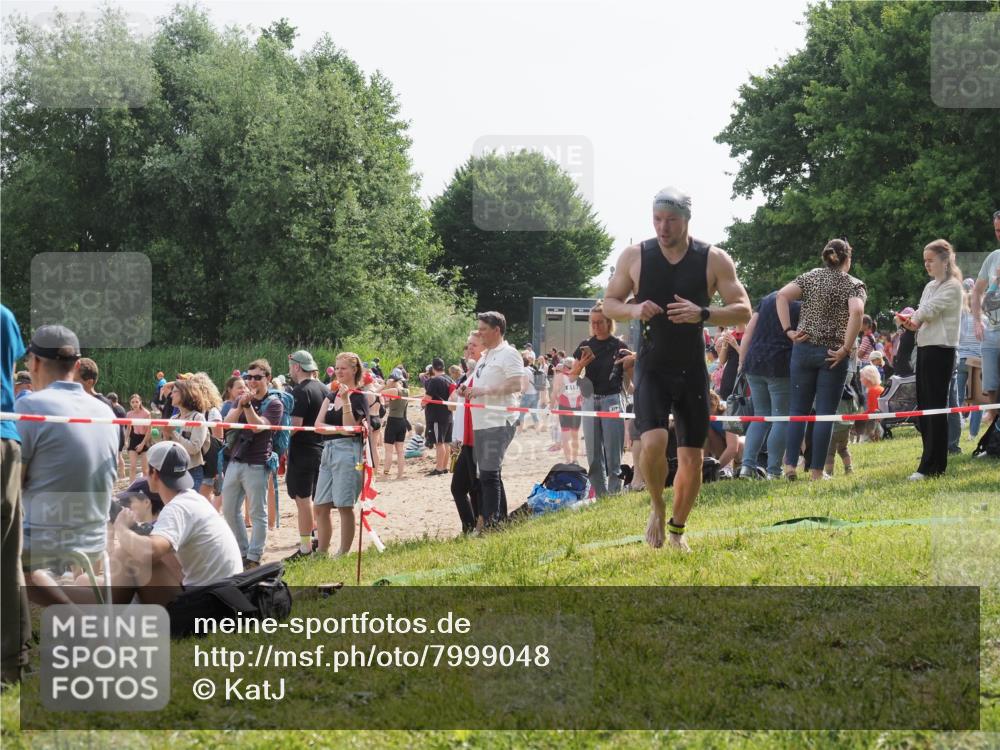 15.06.2025 - 27. Vierlanden-Triathlon KatJ http://msf.ph/oto/7999048 15.06.2025 09:56:17 Schwimmen 260, 268, 277, 285, 314, 315, 323, 349, 357 meine-sportfotos.de