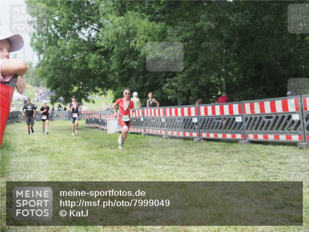 21.06.2025 - 27. Vierlanden-Triathlon KatJ http://msf.ph/oto/7999049 15.06.2025 12:53:20 Ziel 35, 234, 732 meine-sportfotos.de
