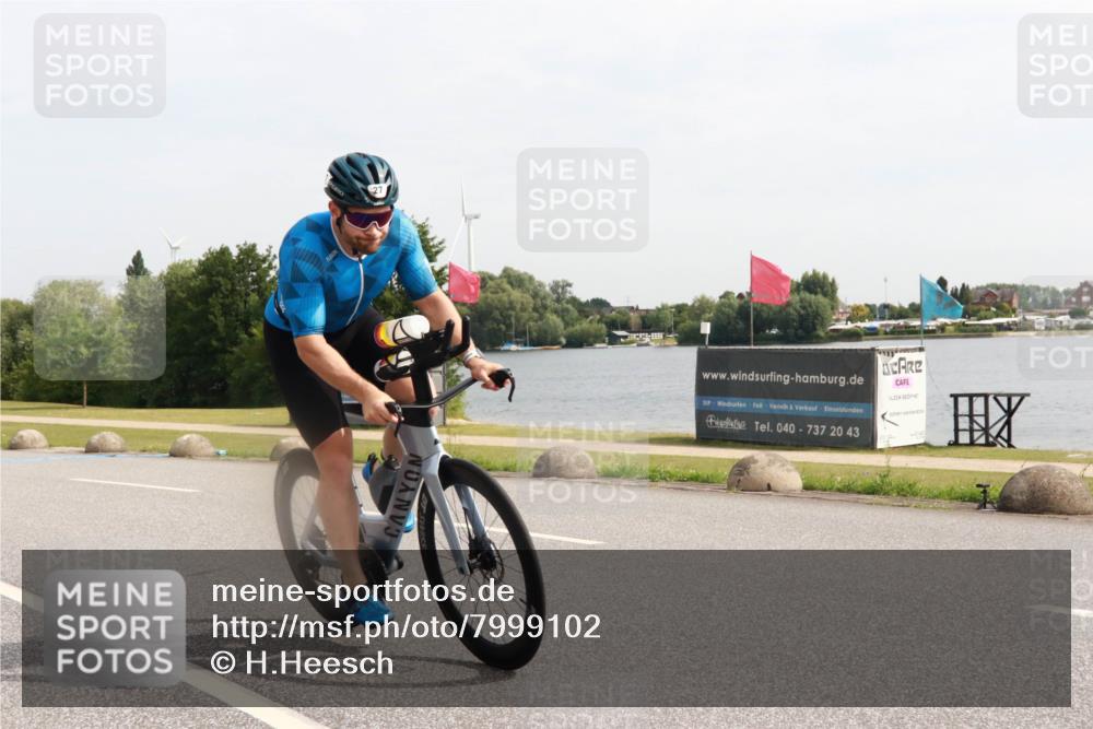 15.06.2025 - 27. Vierlanden-Triathlon H.Heesch http://msf.ph/oto/7999102 15.06.2025 10:15:39 Radfahren 27, 36, 169, 378, 414, 440 meine-sportfotos.de