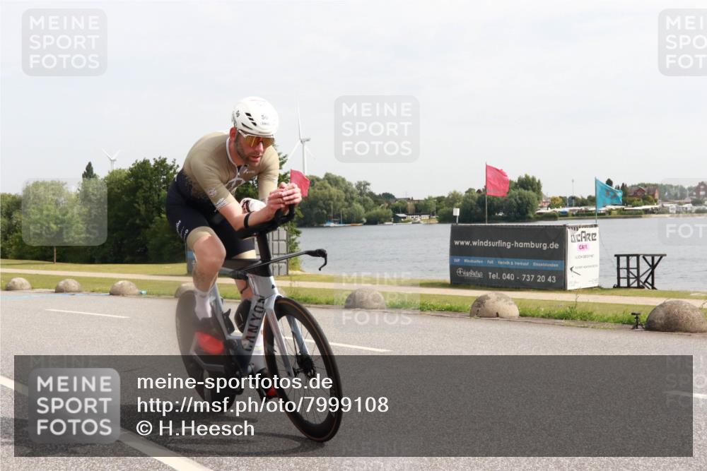 15.06.2025 - 27. Vierlanden-Triathlon H.Heesch http://msf.ph/oto/7999108 15.06.2025 10:16:05 Radfahren 23, 50, 124 meine-sportfotos.de