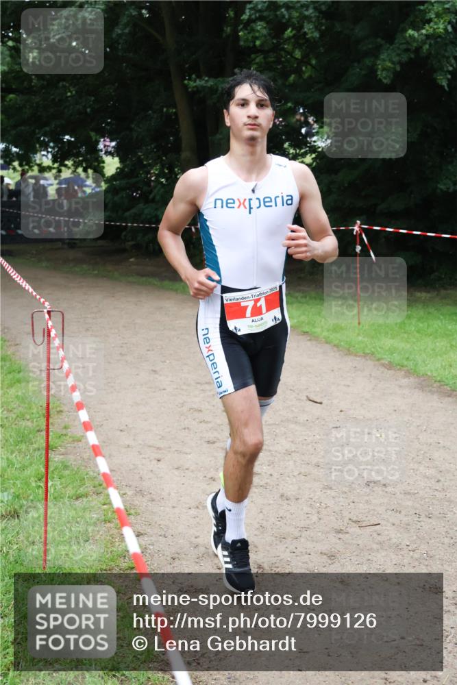 21.06.2025 - 27. Vierlanden-Triathlon Lena Gebhardt http://msf.ph/oto/7999126 15.06.2025 13:59:33 Laufen  meine-sportfotos.de