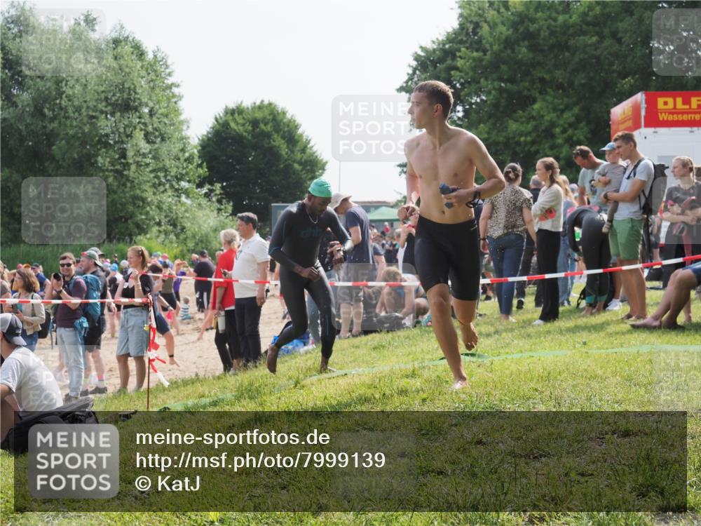 15.06.2025 - 27. Vierlanden-Triathlon KatJ http://msf.ph/oto/7999139 15.06.2025 09:56:21 Schwimmen 260, 277, 314, 315, 323, 349, 438 meine-sportfotos.de