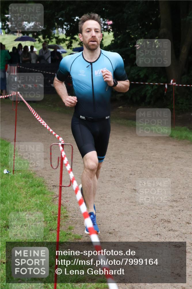 21.06.2025 - 27. Vierlanden-Triathlon Lena Gebhardt http://msf.ph/oto/7999164 15.06.2025 13:59:39 Laufen  meine-sportfotos.de