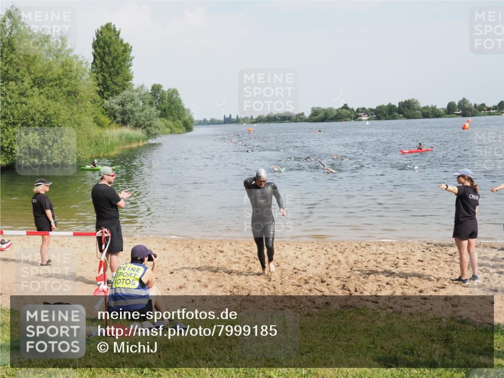 21.06.2025 - 27. Vierlanden-Triathlon MichiJ http://msf.ph/oto/7999185 15.06.2026 10:03:17 Schwimmen 406 meine-sportfotos.de