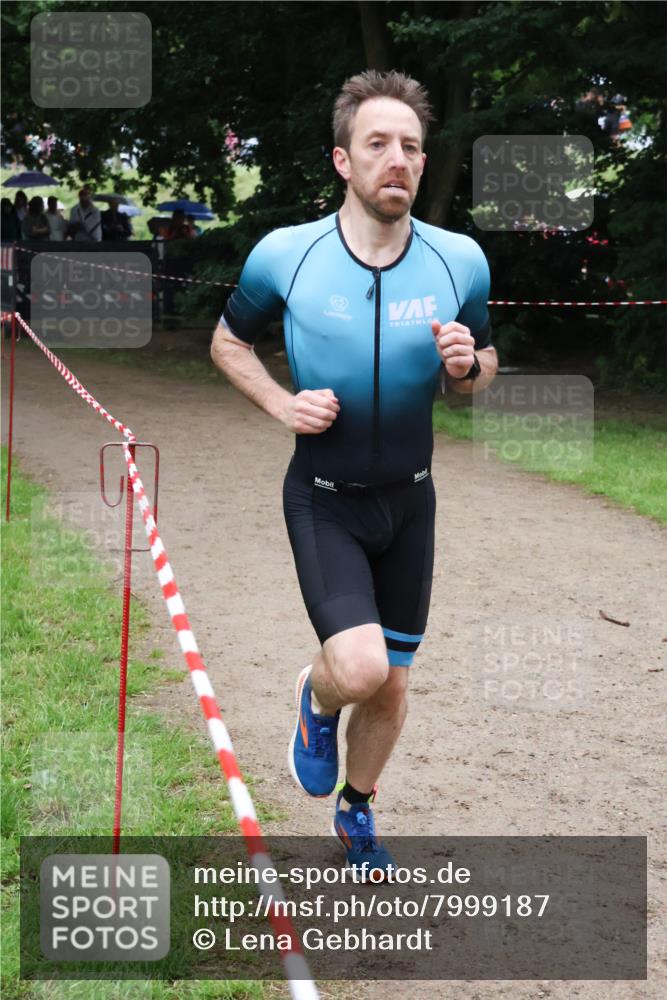 21.06.2025 - 27. Vierlanden-Triathlon Lena Gebhardt http://msf.ph/oto/7999187 15.06.2025 13:59:39 Laufen  meine-sportfotos.de