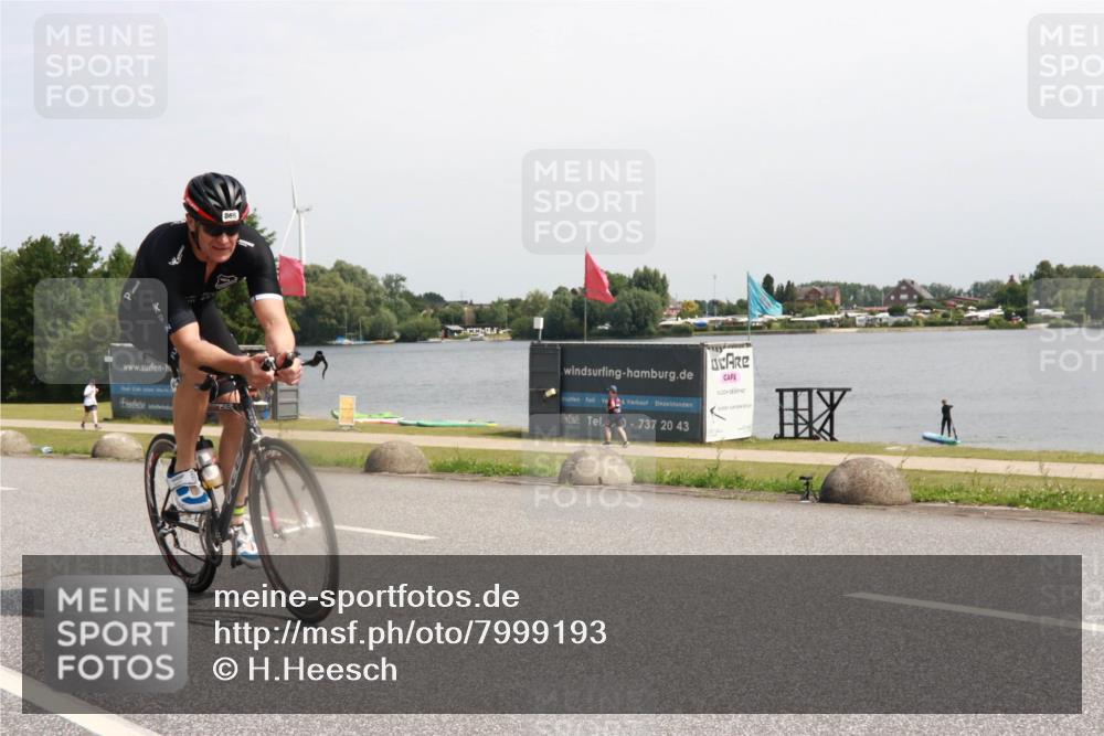 21.06.2025 - 27. Vierlanden-Triathlon H.Heesch http://msf.ph/oto/7999193 15.06.2025 11:38:49 Radfahren 636, 668, 793 meine-sportfotos.de
