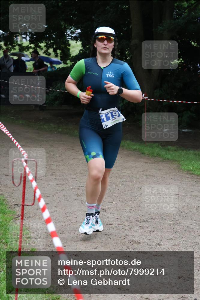 21.06.2025 - 27. Vierlanden-Triathlon Lena Gebhardt http://msf.ph/oto/7999214 15.06.2025 13:59:44 Laufen 119 meine-sportfotos.de