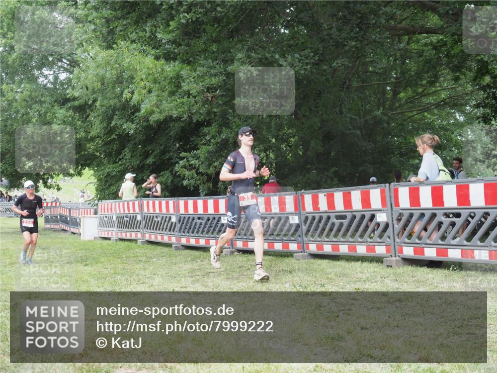 21.06.2025 - 27. Vierlanden-Triathlon KatJ http://msf.ph/oto/7999222 15.06.2025 12:53:23 Ziel 35, 234 meine-sportfotos.de