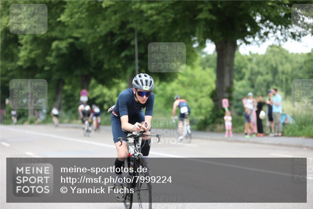 15.06.2025 - 7 Türme Triathlon Yannick Fuchs http://msf.ph/oto/7999224 15.06.2025 12:21:55 Radfahren 257, 371, 628 meine-sportfotos.de