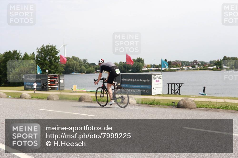 15.06.2025 - 27. Vierlanden-Triathlon H.Heesch http://msf.ph/oto/7999225 15.06.2025 11:38:50 Radfahren 636, 668, 793 meine-sportfotos.de