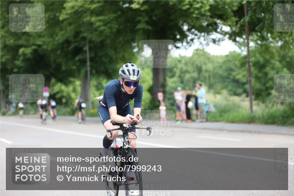 15.06.2025 - 7 Türme Triathlon Yannick Fuchs http://msf.ph/oto/7999243 15.06.2025 12:21:55 Radfahren 257, 371, 628 meine-sportfotos.de