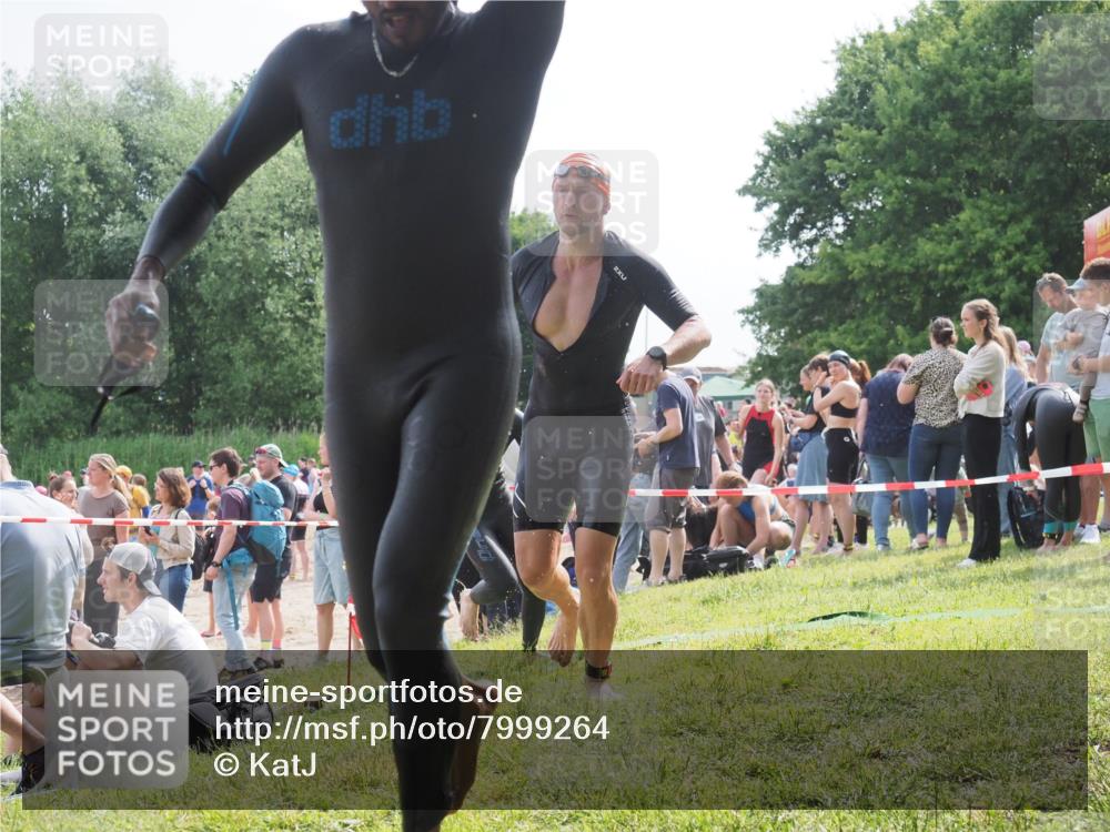 15.06.2025 - 27. Vierlanden-Triathlon KatJ http://msf.ph/oto/7999264 15.06.2025 09:56:24 Schwimmen 260, 314, 315, 323, 349, 438 meine-sportfotos.de