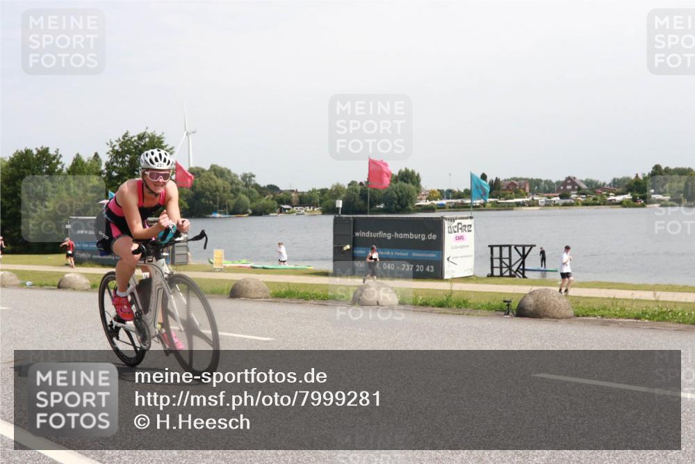 15.06.2025 - 27. Vierlanden-Triathlon H.Heesch http://msf.ph/oto/7999281 15.06.2025 11:39:04 Radfahren 227, 732 meine-sportfotos.de