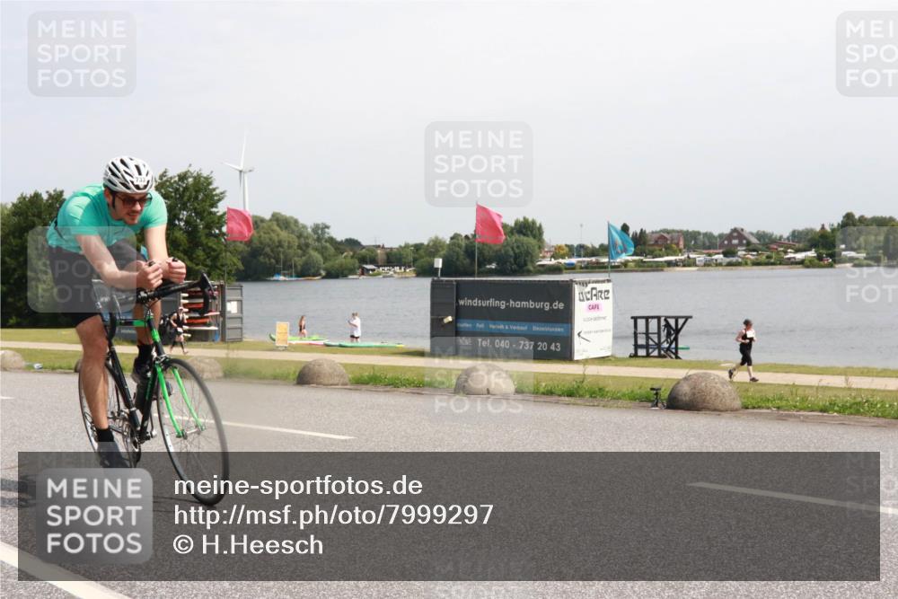 15.06.2025 - 27. Vierlanden-Triathlon H.Heesch http://msf.ph/oto/7999297 15.06.2025 11:39:08 Radfahren 227, 643, 732, 733 meine-sportfotos.de