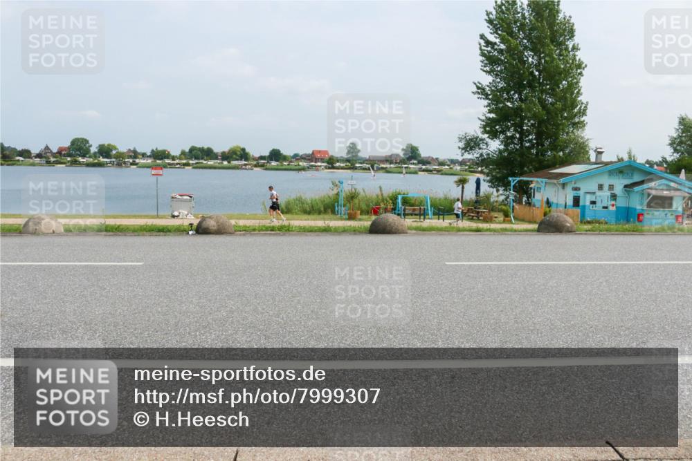 21.06.2025 - 27. Vierlanden-Triathlon H.Heesch http://msf.ph/oto/7999307 15.06.2025 12:31:46 Radfahren 861, 1000, 1001, 1002, 1003 meine-sportfotos.de