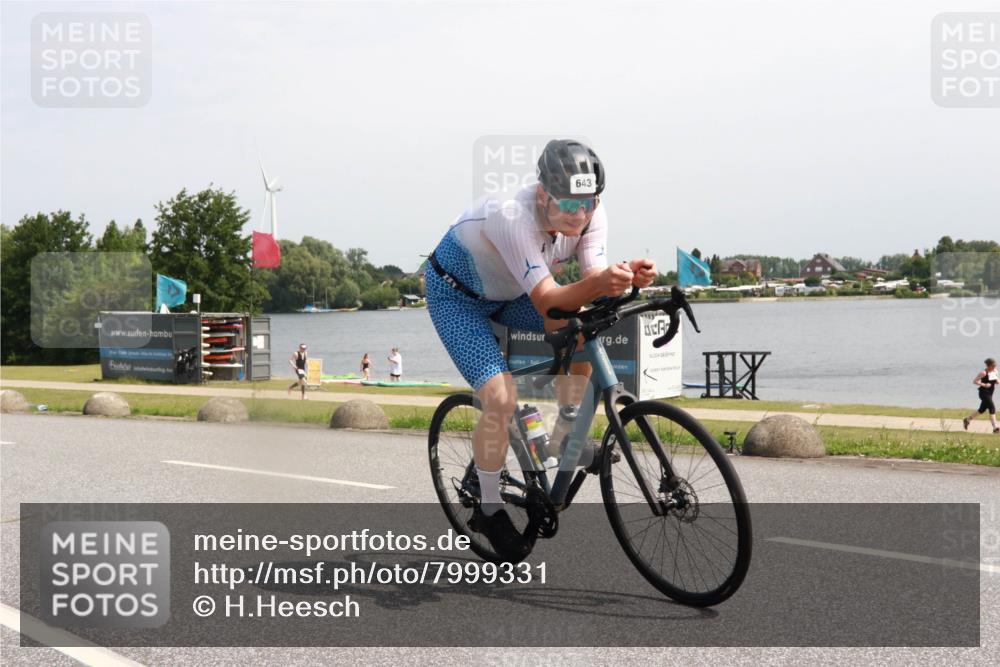 15.06.2025 - 27. Vierlanden-Triathlon H.Heesch http://msf.ph/oto/7999331 15.06.2025 11:39:09 Radfahren 227, 643, 732, 733 meine-sportfotos.de