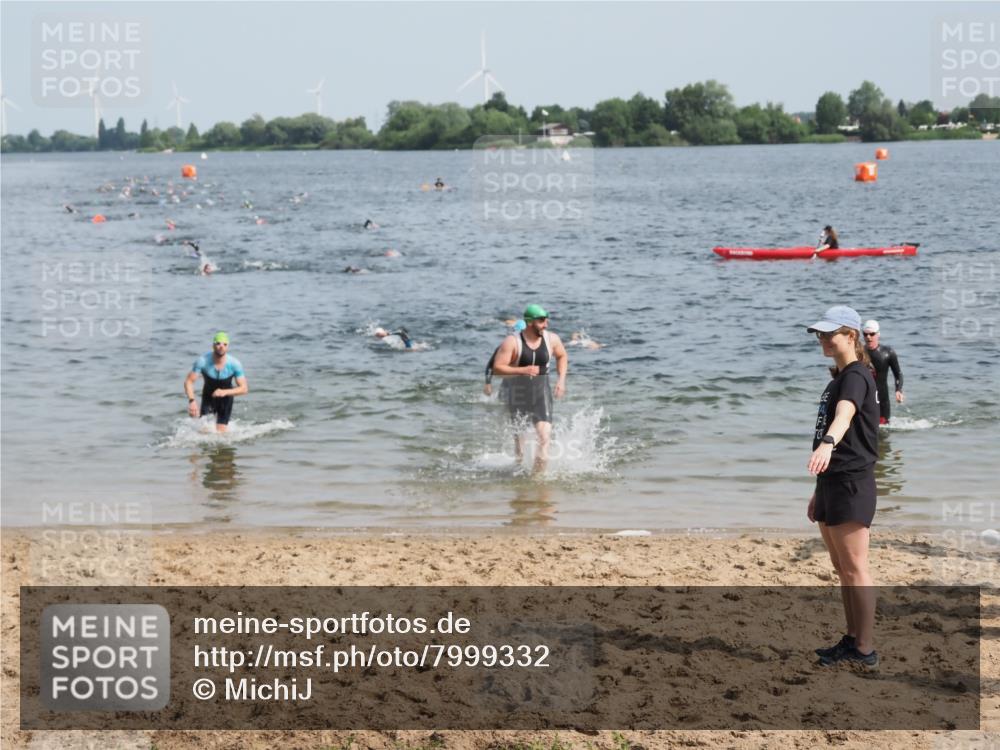 21.06.2025 - 27. Vierlanden-Triathlon MichiJ http://msf.ph/oto/7999332 15.06.2026 10:03:35 Schwimmen 377, 425, 432 meine-sportfotos.de
