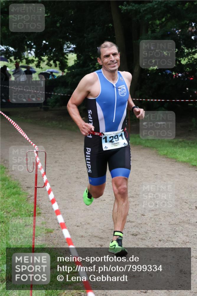 21.06.2025 - 27. Vierlanden-Triathlon Lena Gebhardt http://msf.ph/oto/7999334 15.06.2025 14:00:26 Laufen 1291 meine-sportfotos.de