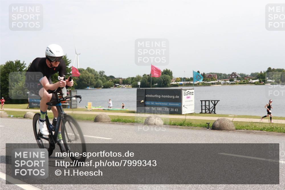 21.06.2025 - 27. Vierlanden-Triathlon H.Heesch http://msf.ph/oto/7999343 15.06.2025 11:39:16 Radfahren 220, 641, 667, 723, 746, 808 meine-sportfotos.de