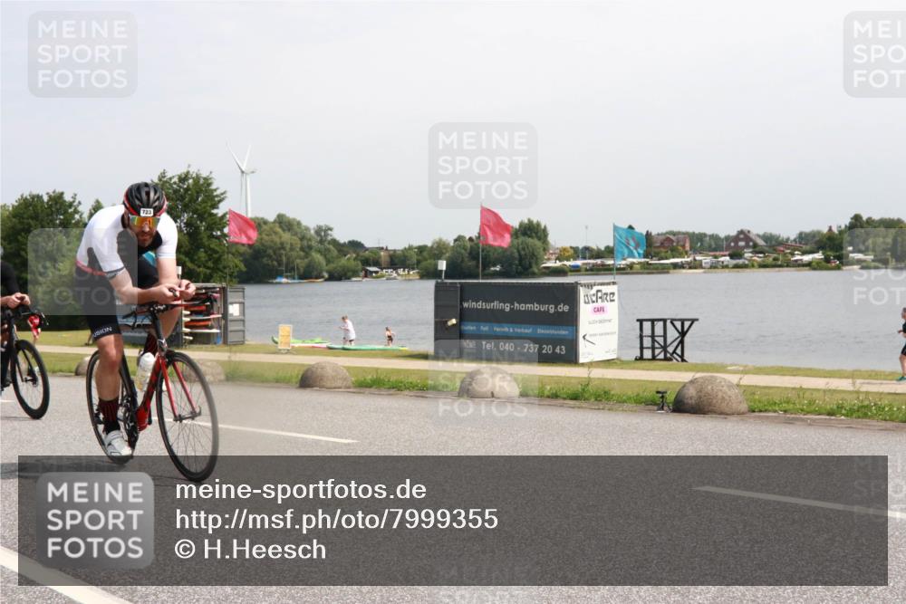 15.06.2025 - 27. Vierlanden-Triathlon H.Heesch http://msf.ph/oto/7999355 15.06.2025 11:39:16 Radfahren 220, 641, 667, 723, 746, 808 meine-sportfotos.de