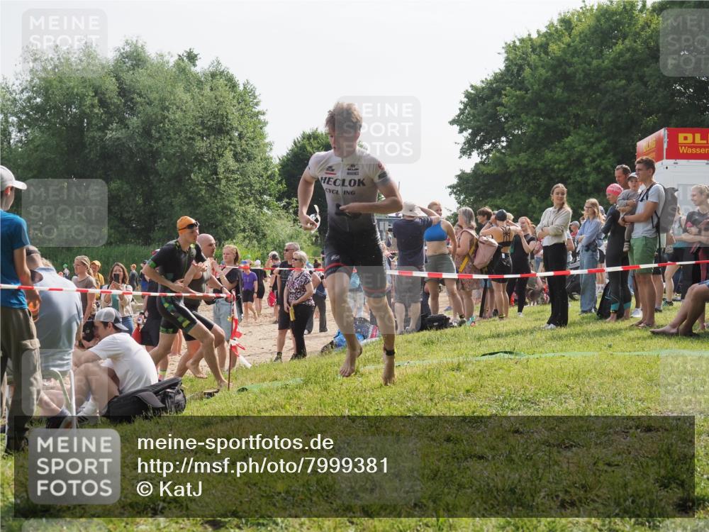 15.06.2025 - 27. Vierlanden-Triathlon KatJ http://msf.ph/oto/7999381 15.06.2025 09:56:39 Schwimmen 254, 276, 286, 320, 341 meine-sportfotos.de